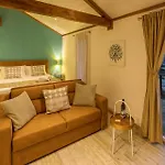The Olive Hill Bed and Breakfast 4*