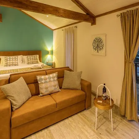 The Olive Hill Oda ve Kahvaltı 4*